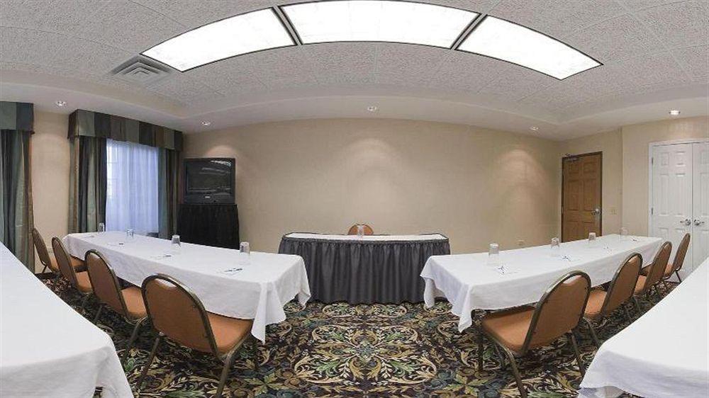 Staybridge Suites Rockford By Ihg Экстерьер фото