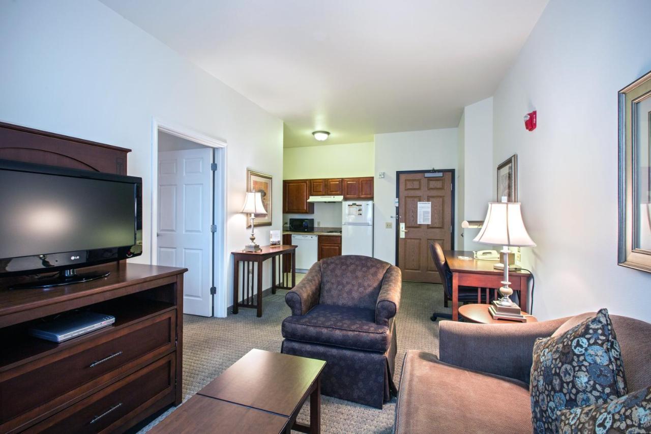 Staybridge Suites Rockford By Ihg Экстерьер фото