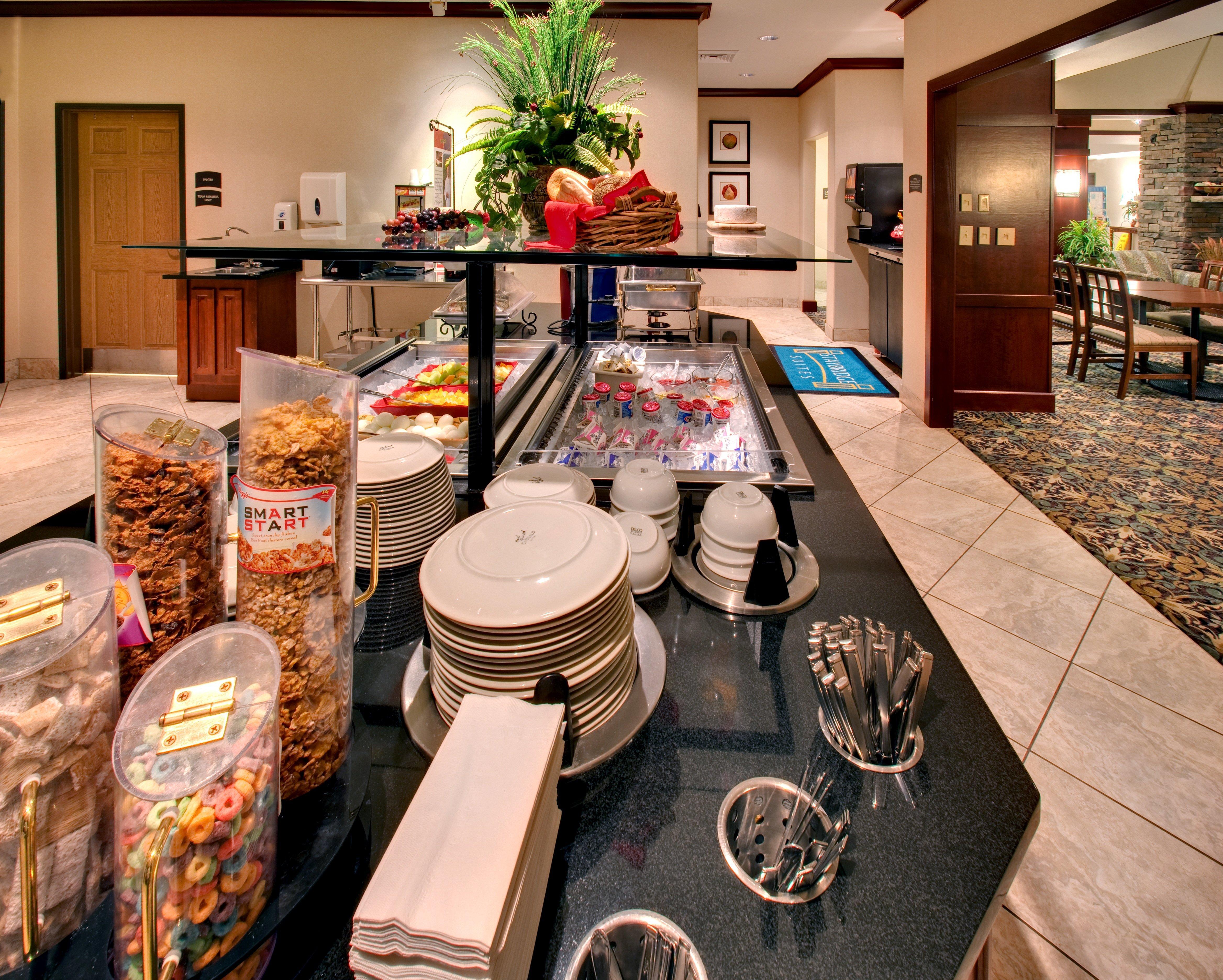Staybridge Suites Rockford By Ihg Ресторан фото