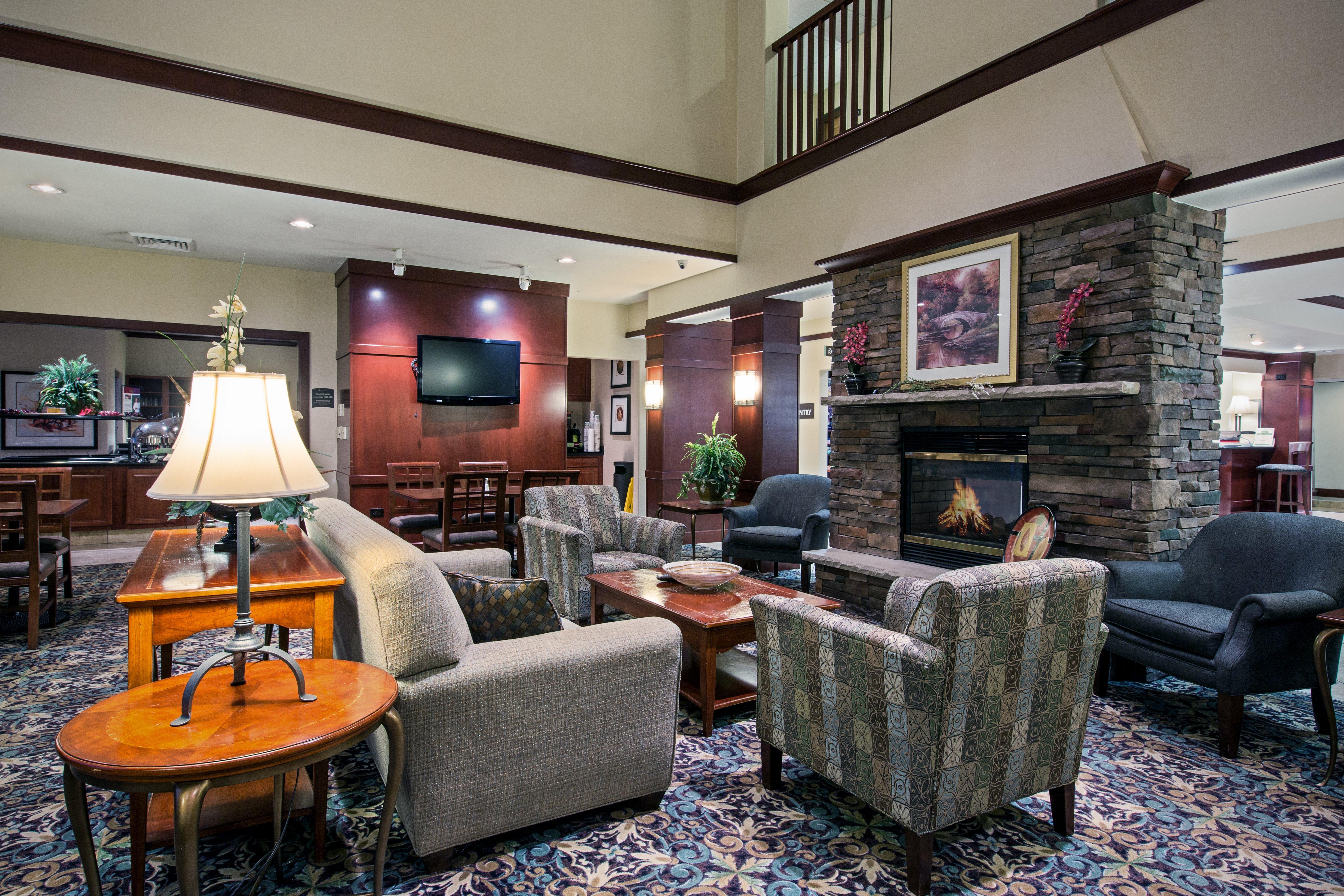 Staybridge Suites Rockford By Ihg Экстерьер фото