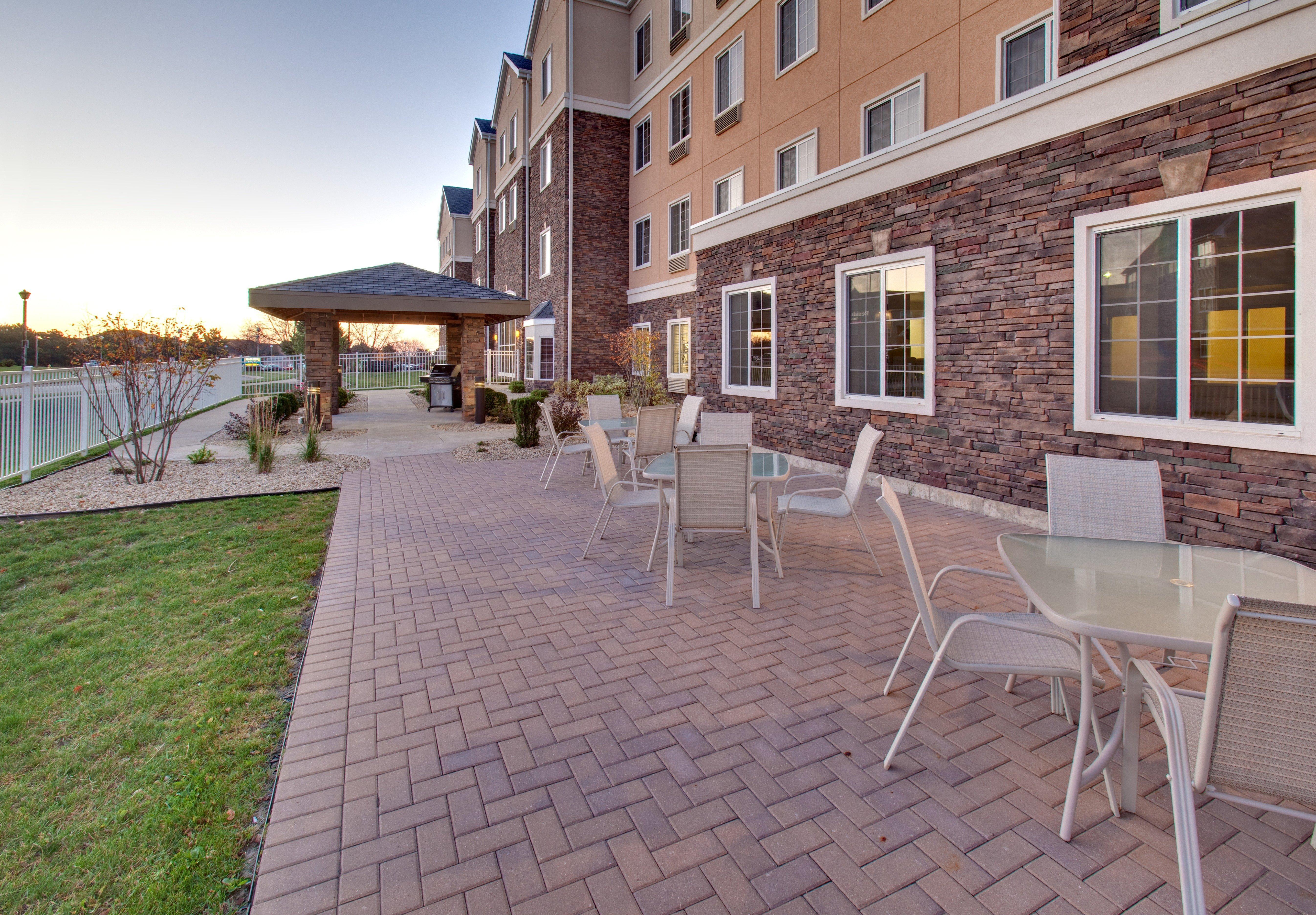 Staybridge Suites Rockford By Ihg Экстерьер фото