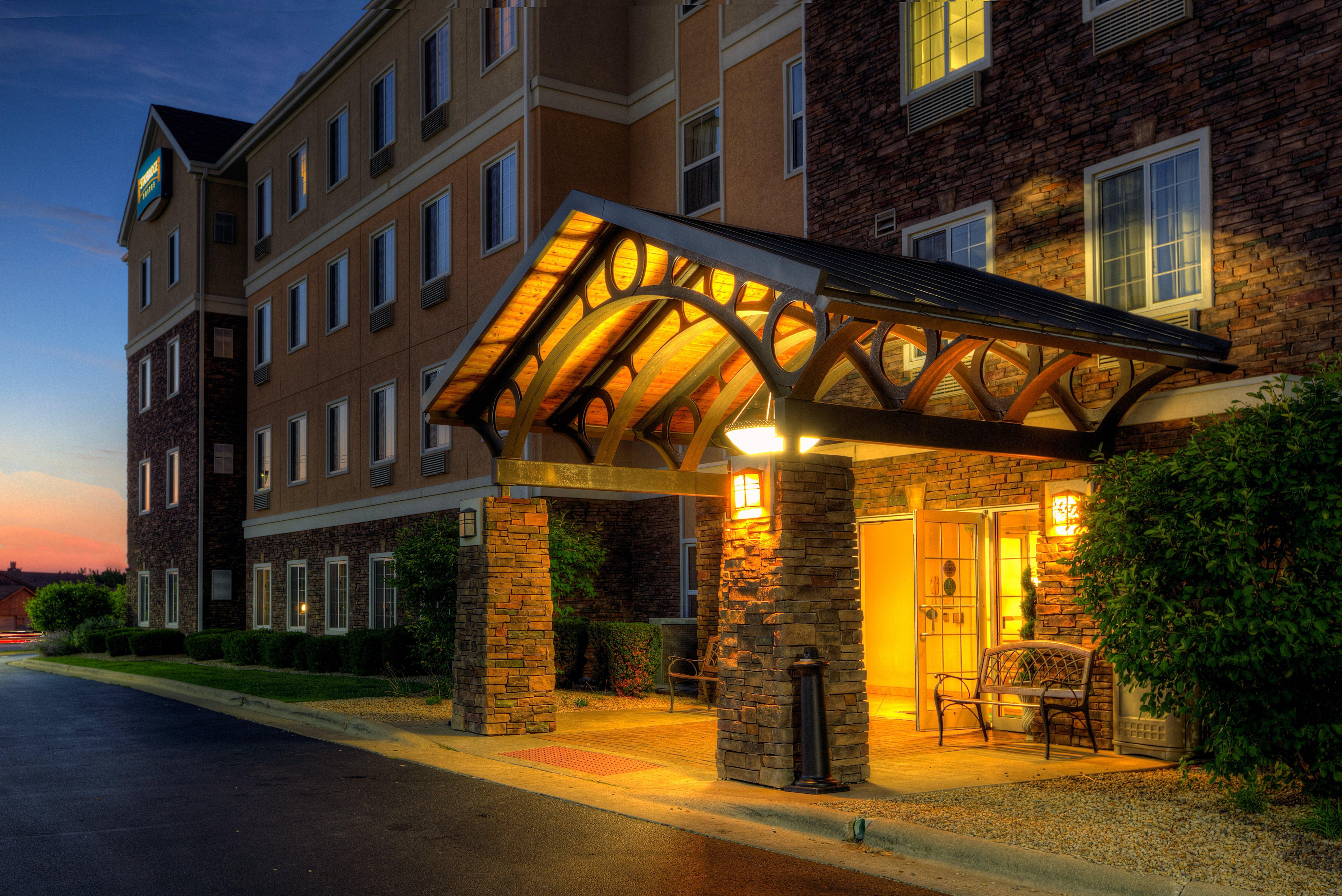 Staybridge Suites Rockford By Ihg Экстерьер фото