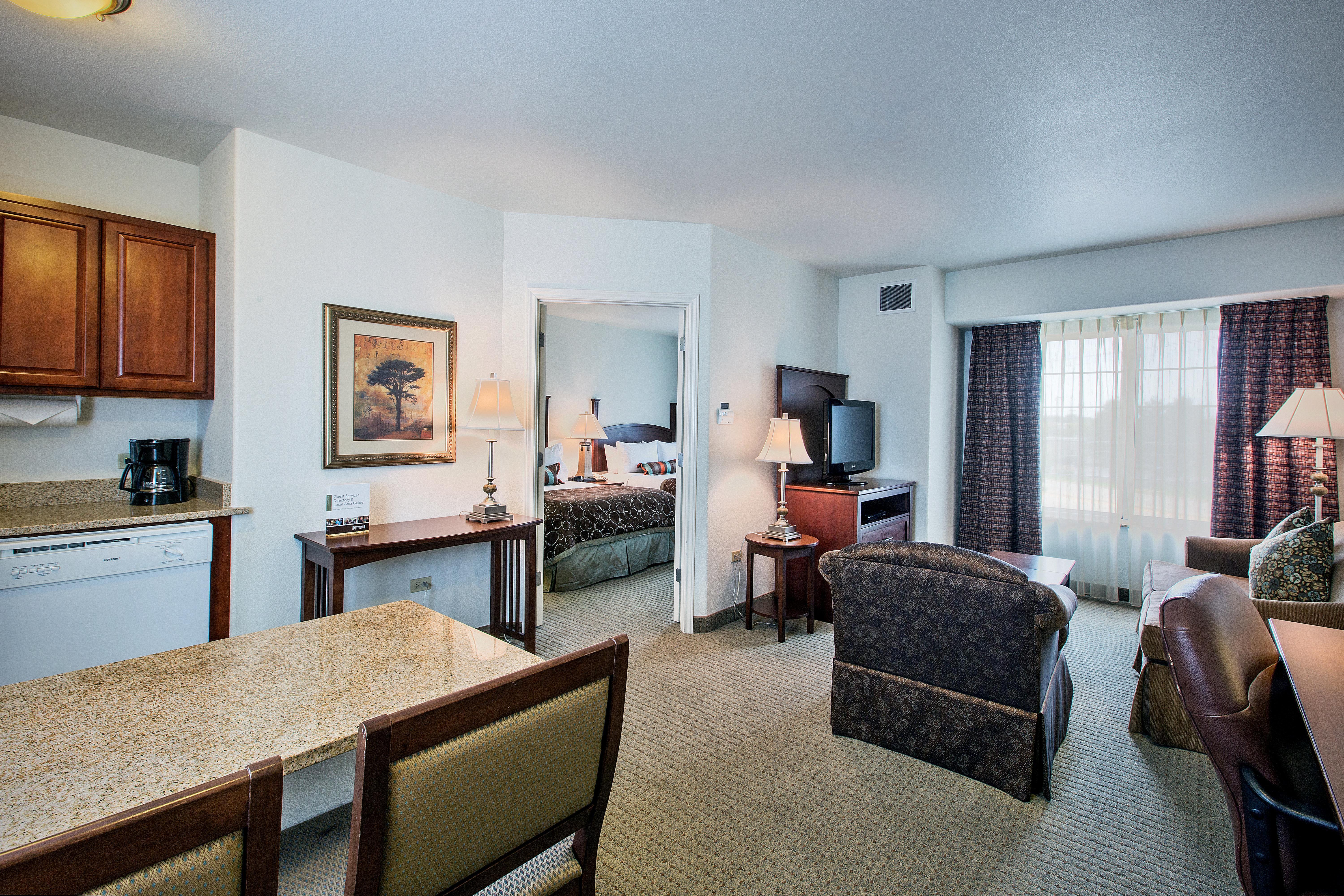 Staybridge Suites Rockford By Ihg Экстерьер фото