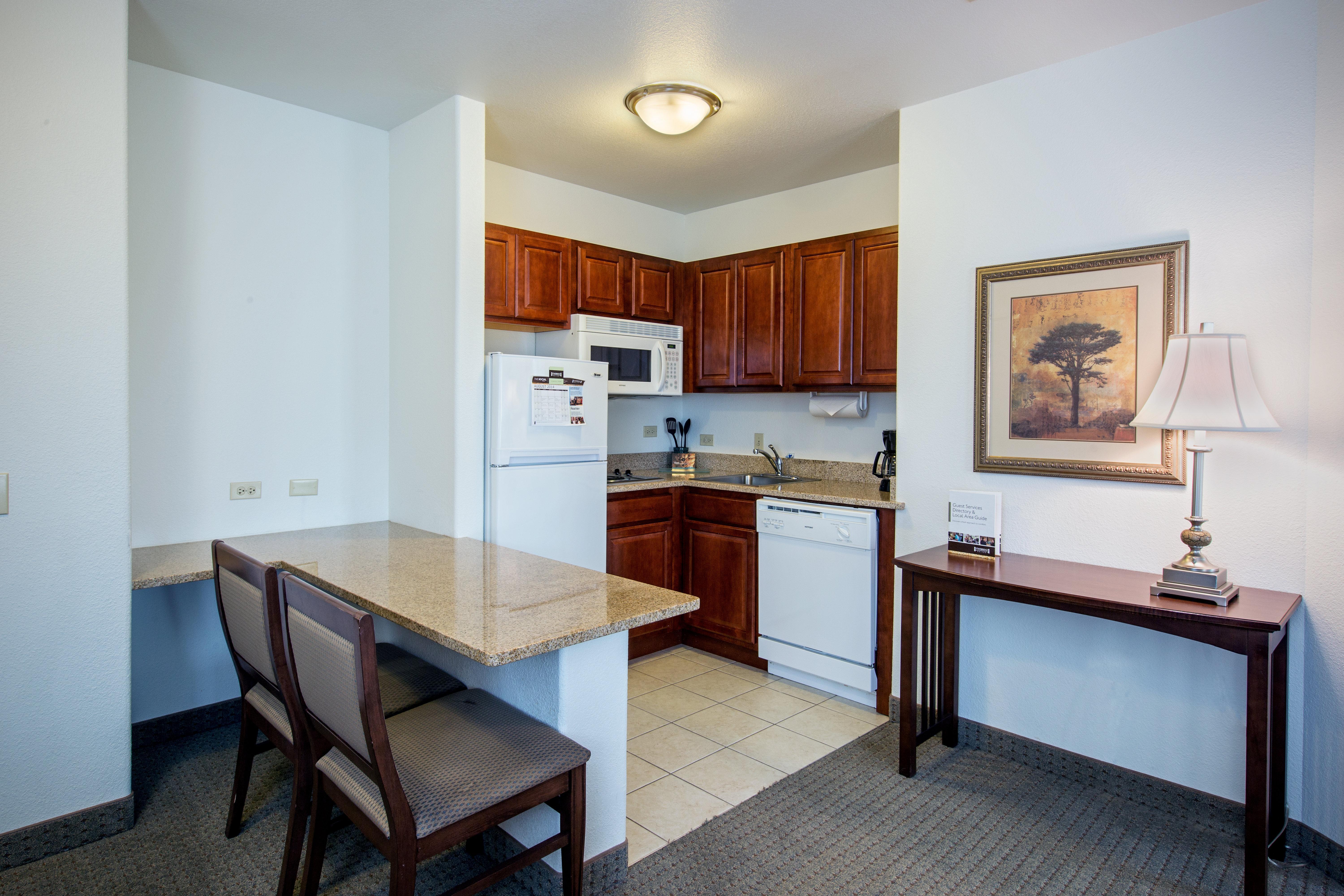 Staybridge Suites Rockford By Ihg Экстерьер фото