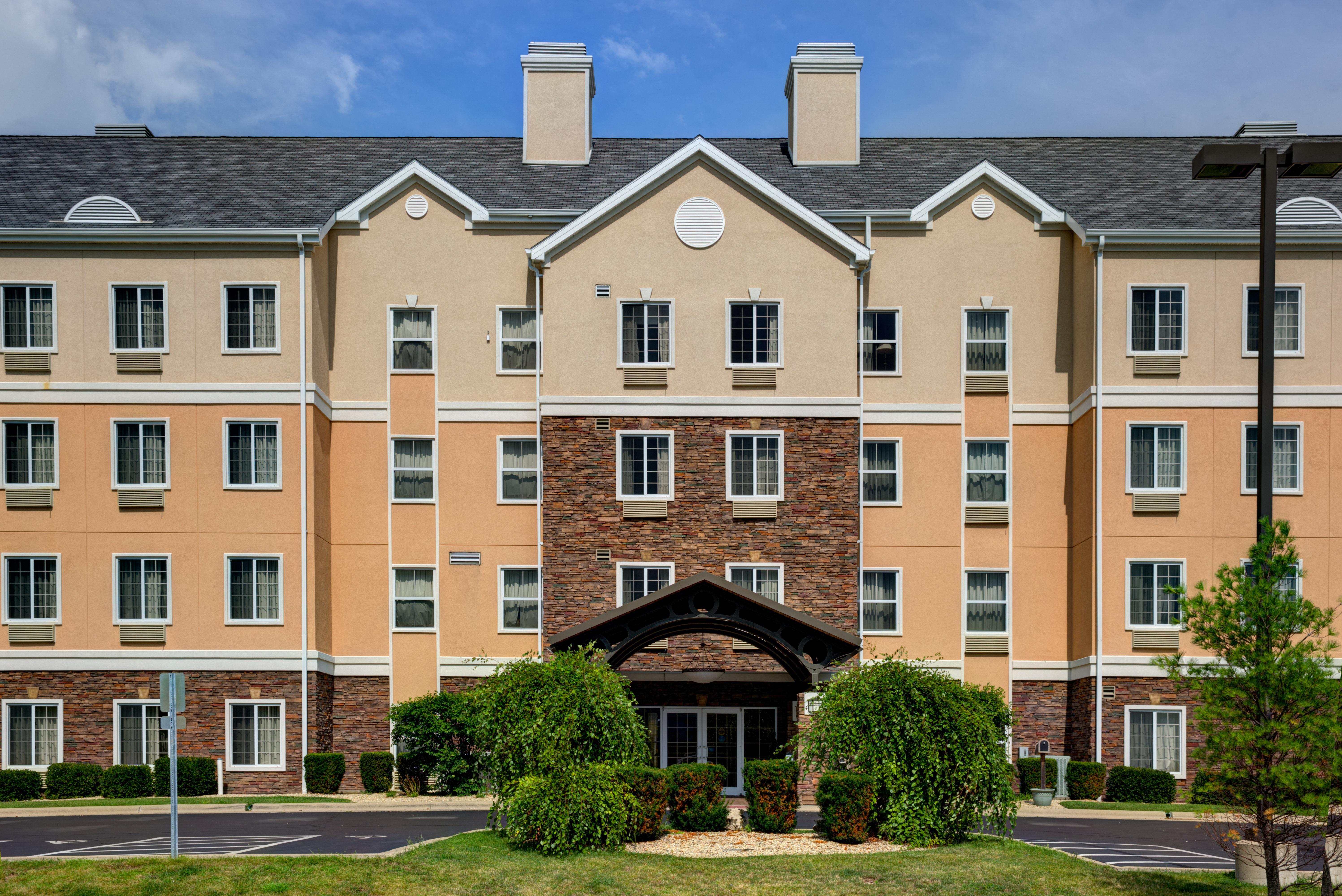 Staybridge Suites Rockford By Ihg Экстерьер фото