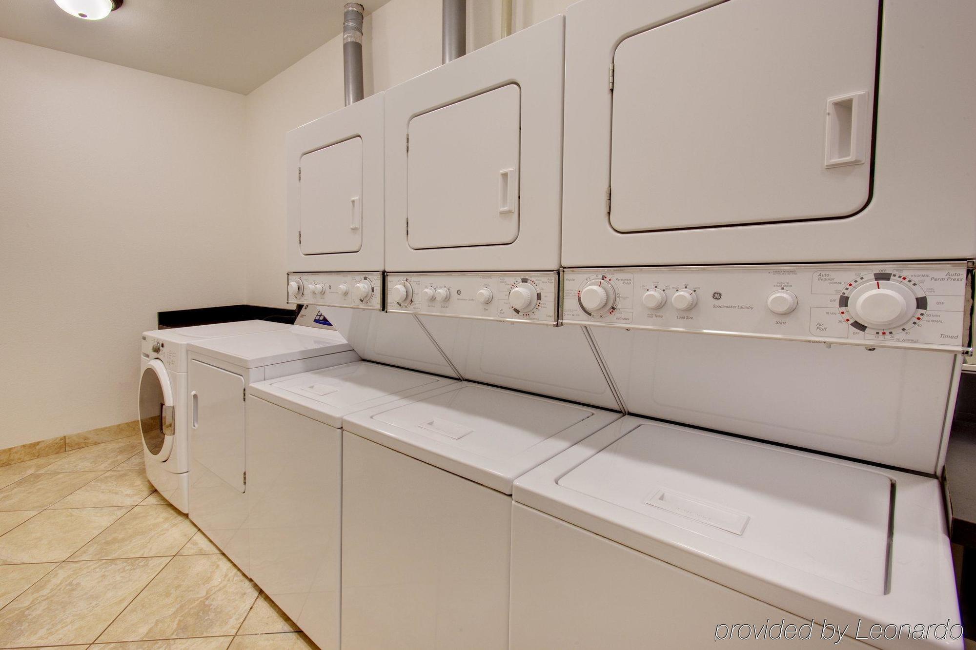Staybridge Suites Rockford By Ihg Экстерьер фото