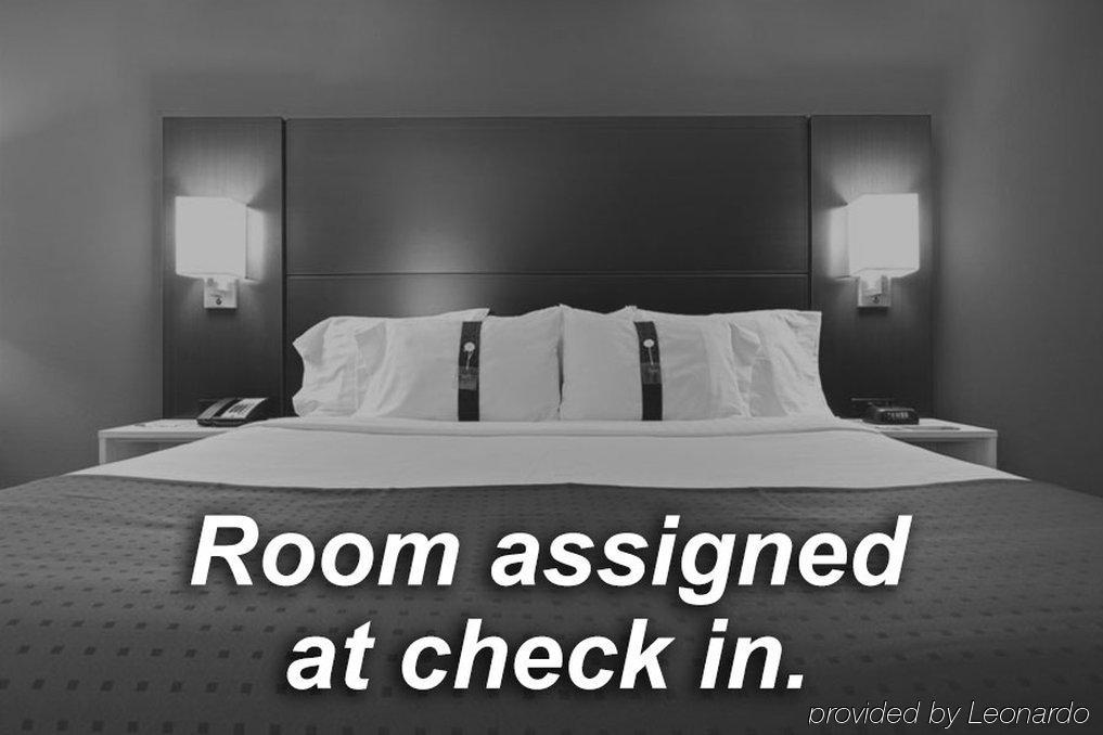 Staybridge Suites Rockford By Ihg Экстерьер фото