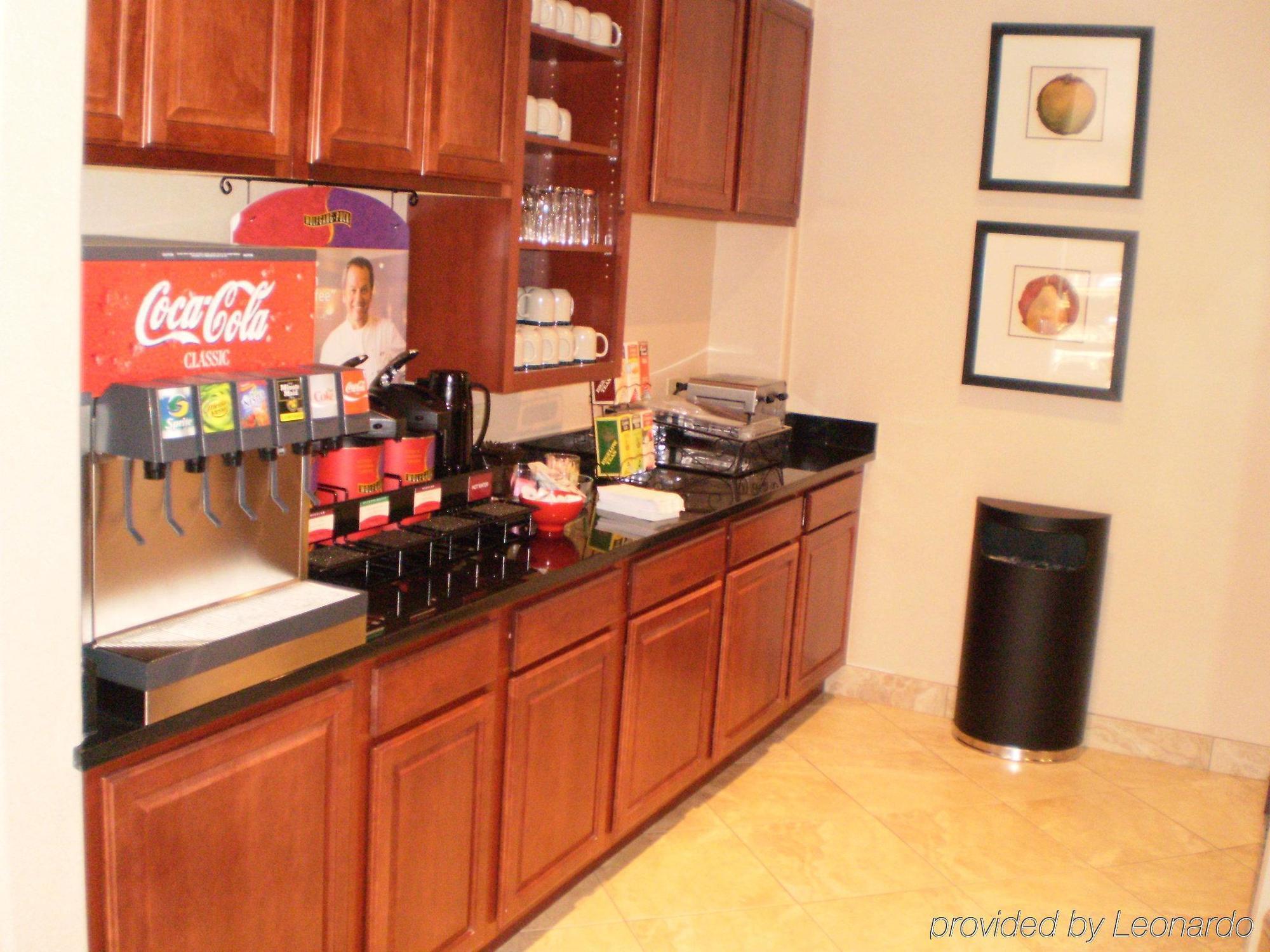 Staybridge Suites Rockford By Ihg Экстерьер фото