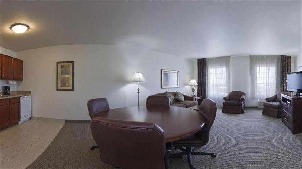 Staybridge Suites Rockford By Ihg Экстерьер фото
