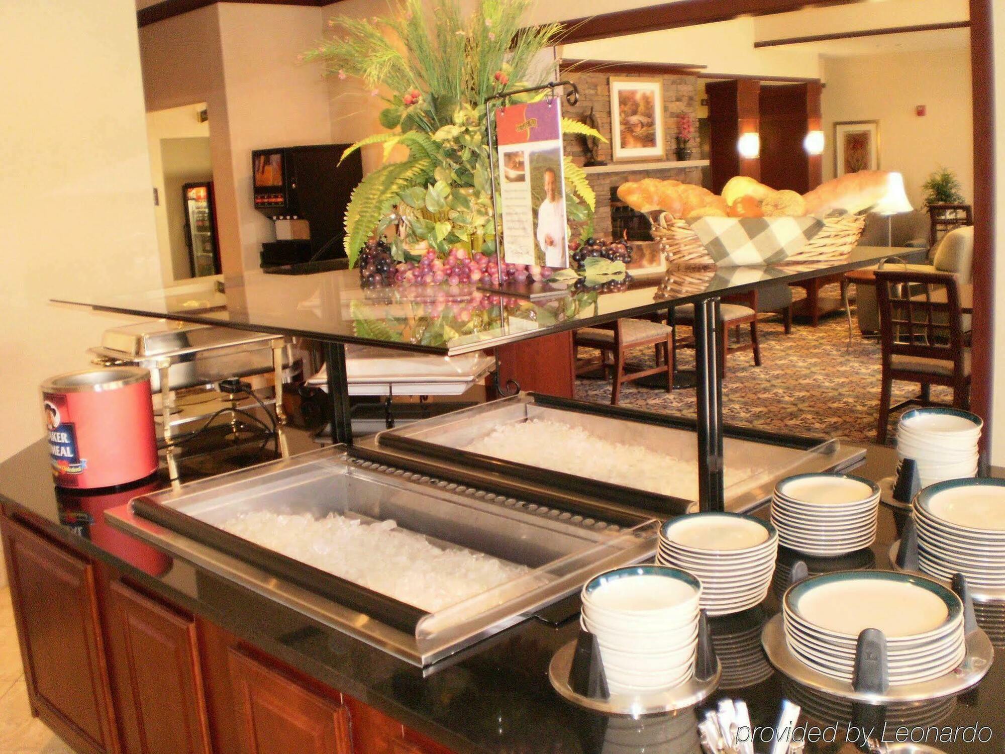 Staybridge Suites Rockford By Ihg Экстерьер фото